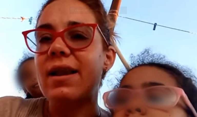 Cubana pide ayuda tras quedar varada en México con sus hijas