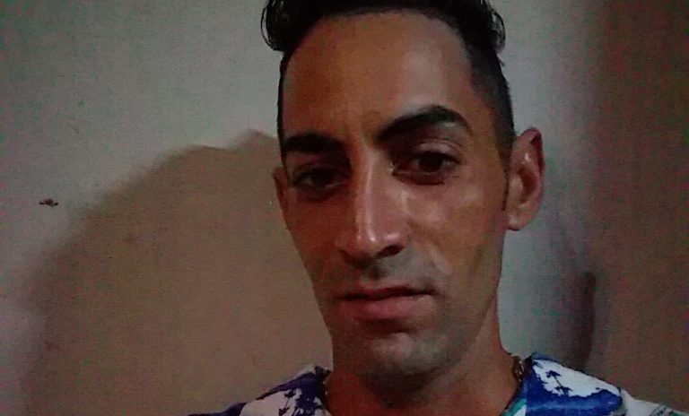 Hombre detenido en Holguín con más de 80 cigarrillos de “el químico”