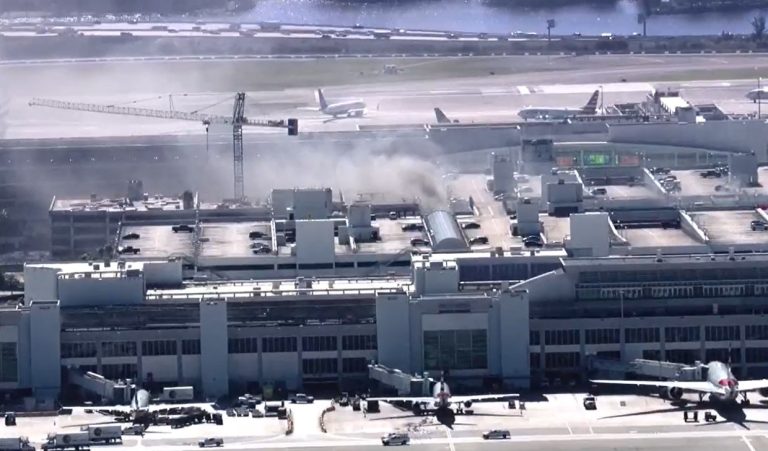 Registran incendio en el estacionamiento del Aeropuerto Internacional de Miami