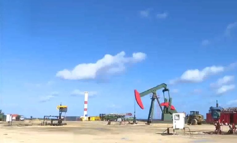 Régimen admite que no puede refinar el petróleo que se extrae en Cuba