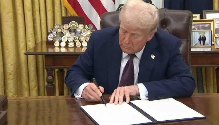 Trump suspenderá cuentas bancarias relacionadas con la inmigración ilegal