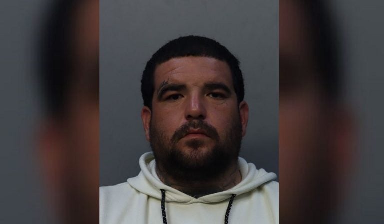 Cubano arrestado en Miami-Dade por agresión contra su esposa embarazada