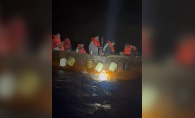 EEUU repatría a 16 balseros cubanos tras fallido intento de llegar a Florida