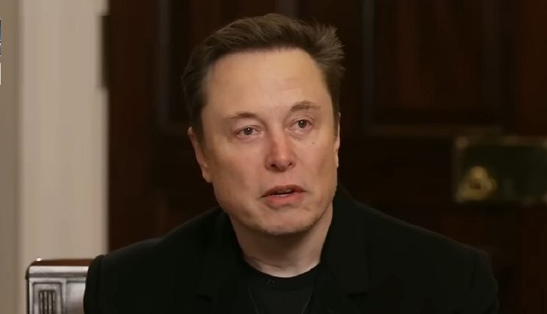 Elon musk denuncia que el Seguro Social paga millones a personas fallecidas