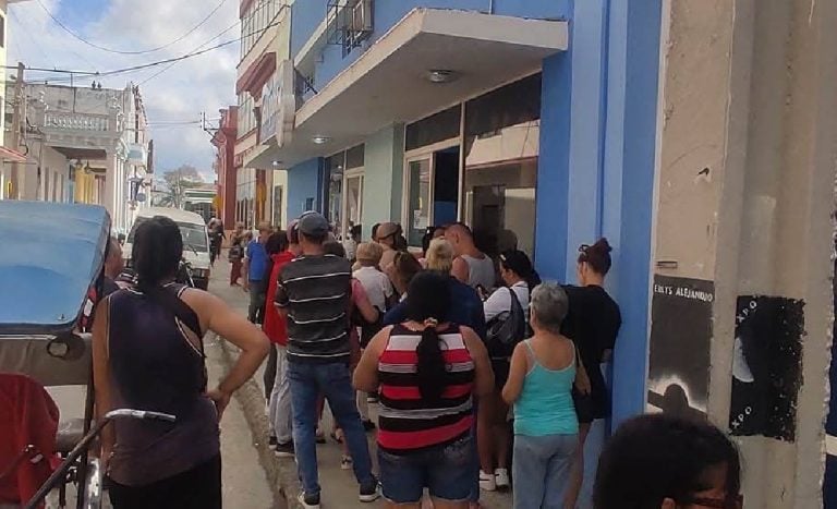 Inauguran primera tienda en dólares de Holguín: abrió en medio de un apagón