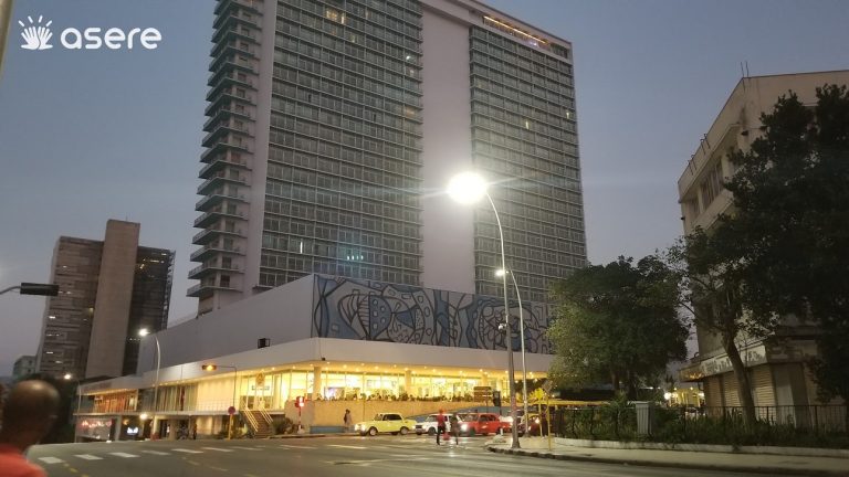 Crisis energética empeora en Cuba, aunque no en los hoteles de lujo