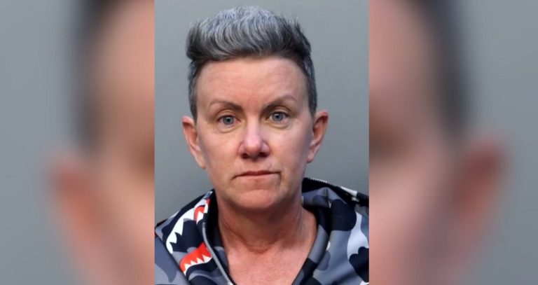 Miami-Dade: cubana arrestada por dañar un auto Tesla en Aventura Mall