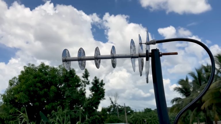 Más excusas: ETECSA culpa a antenas ilegales por mal servicio en la Isla