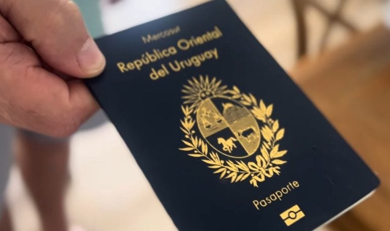 Un cubano condenado en Uruguay por intentar ingresar con pasaporte falso