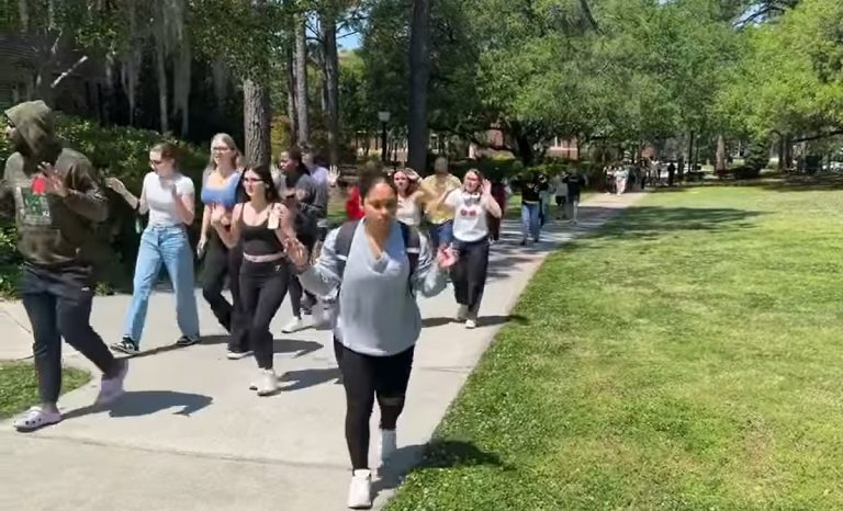 Se registra tiroteo en campus de la Universidad Estatal de Florida