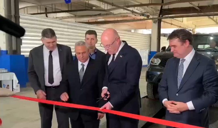 Nuevo acuerdo: lanzan el primer vehículo ruso ensamblado en Cuba