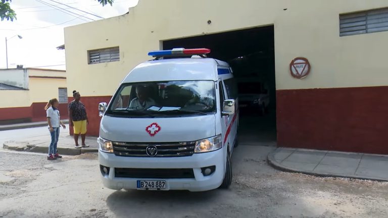 Accidente en Camagüey deja dos muertos y más de 30 heridos