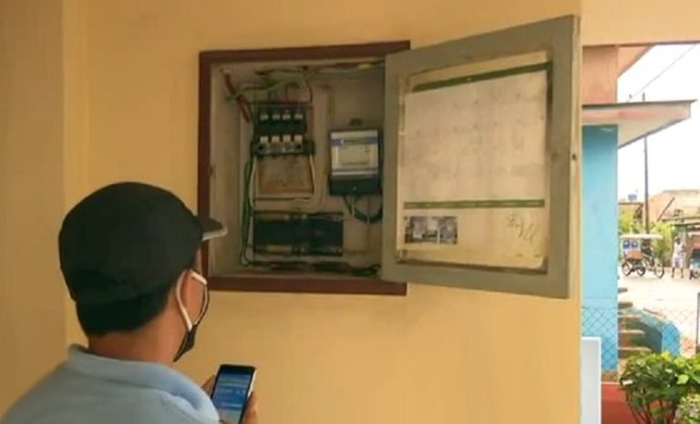 ¿Podría el régimen limitar consumo eléctrico y cobrar exceso en dólares?