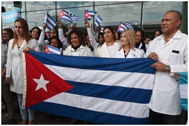 Otro golpe al régimen: países cancelan sus contratos con misiones médicas