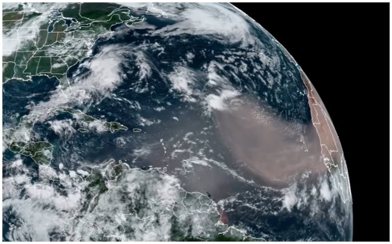 La mayor nube de polvo del Sahara de 2025 llegará a Cuba y Florida
