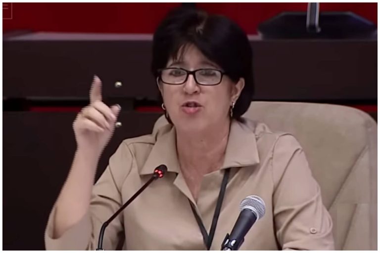 Ministra de Trabajo niega que hay mendigos en Cuba: criminaliza la caridad