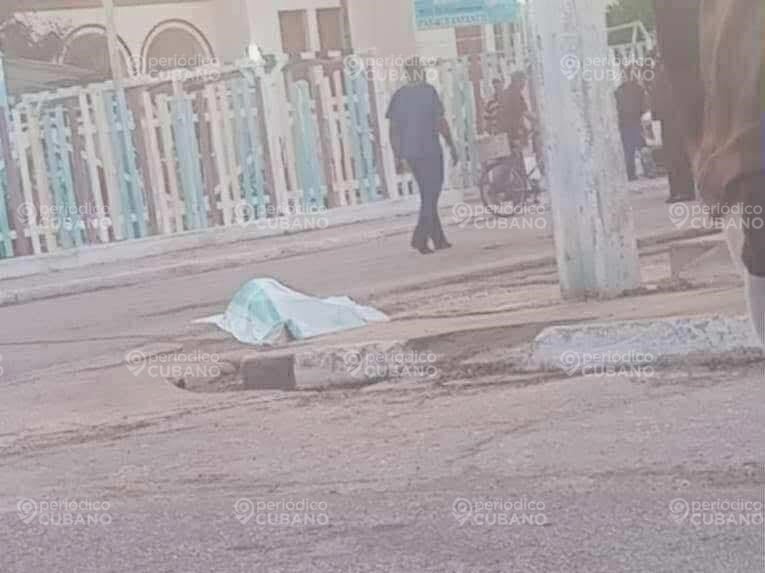Asesinan a un joven en Camagüey y su cuerpo pasa toda la noche en la calle