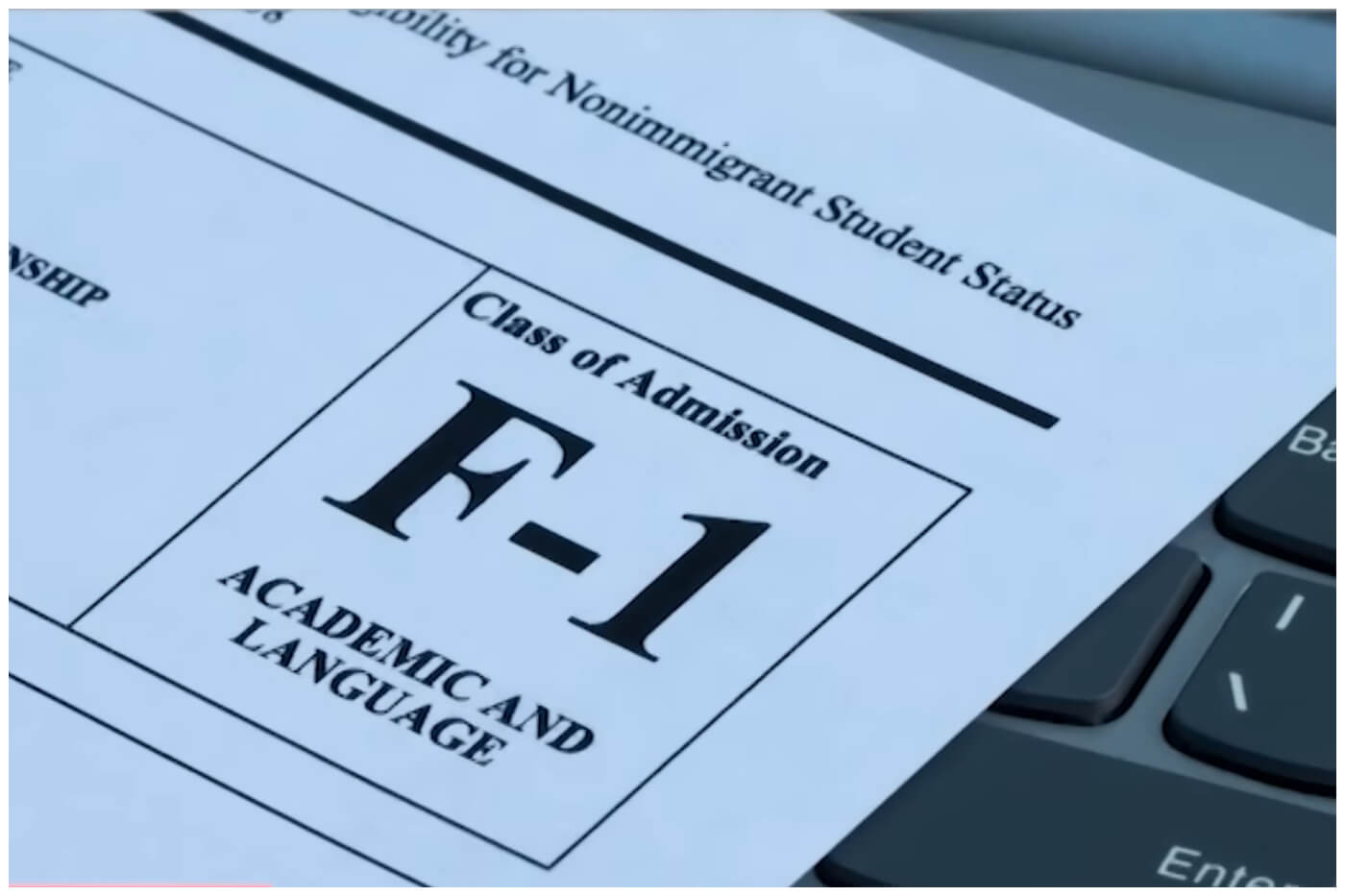 Aprobación de una visa de estudiante en EEUU. Imagen de referencia. (Captura de pantalla © CNN Español- YouTube)