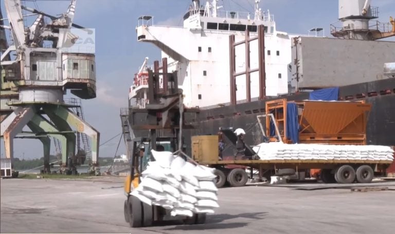 Cuba recibe arroz y frijoles de México y Uruguay mientras las bodegas siguen vacías