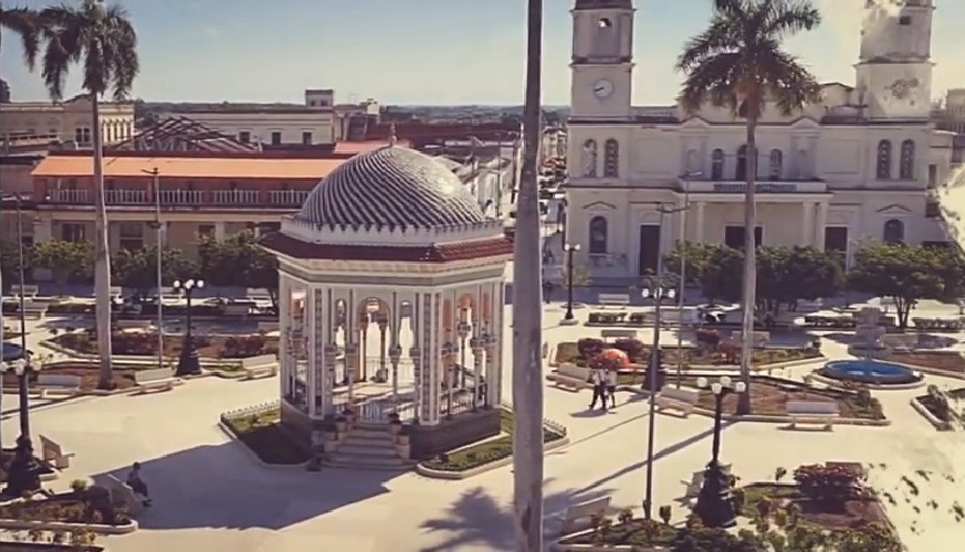 Imagen ilustrativa de Manzanillo, en Granma. (Captura de pantalla © CNC TV Granma-YouTube)