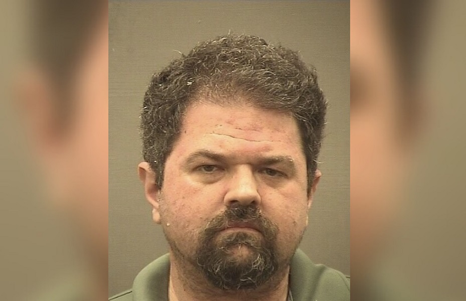 El empleado fue descubierto por el FBI. (Foto © Alexandria Sheriff's Office)