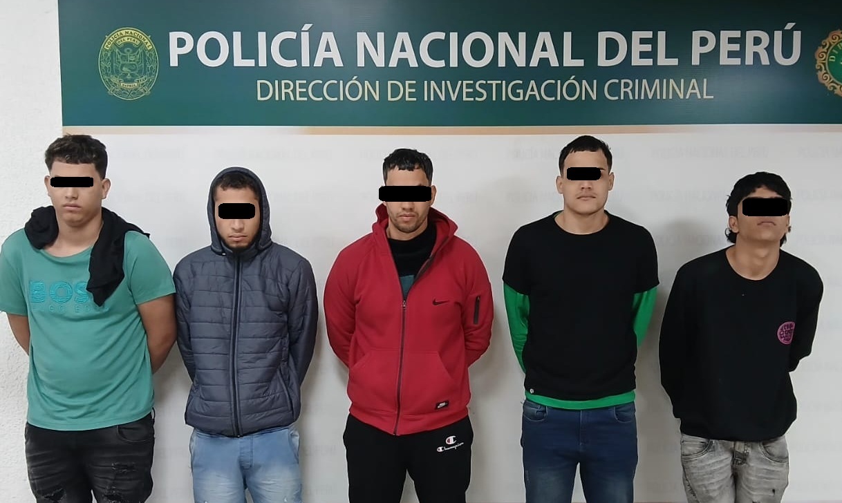 El grupo criminal fue detenido durante un operativo. (Captura de pantalla © Policía Nacional de Perú-Twitter)