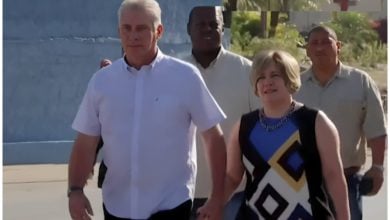 Díaz-Canel y Lis Cuesta van de viaje seguido con pretextos diplomáticos. (Captura de pantalla © EfectoNaim- YouTube)