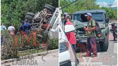 El accidente dejó uno de los vehículos volteados completamente de lado. (Foto © Yosmany Mayeta Labrada- Facebook)