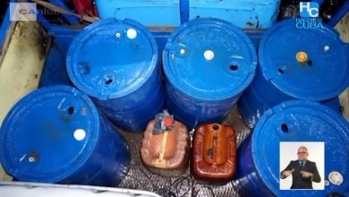 Botes utilizados en el robo de combustible. (Captura de pantalla © Canal Caribe-YouTube)