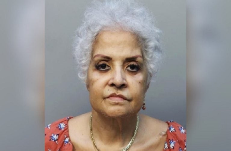 Anciana cubana detenida en Florida por atacar a su familia con un machete