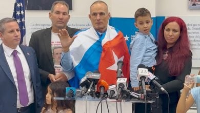 José Daniel Ferrer García dando su primer discurso en Florida. (Captura de pantalla © Eliécer Avila-YouTube)