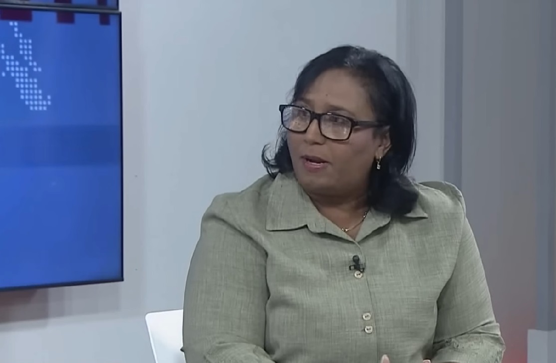 La funcionaria reconoció la escasez de recursos. (Captura de pantalla © Canal Caribe-YouTube)