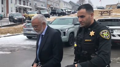 El hombre pasó más de 40 años en prisión por un asesinato que no cometió. (Captura de pantalla © WJACTV-YouTube)