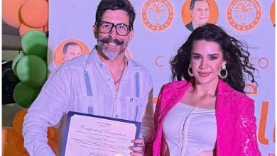 El actor Ricardo Becerra con Jessica González. (Captura de pantalla © Ricardo Becerra- Instagram)