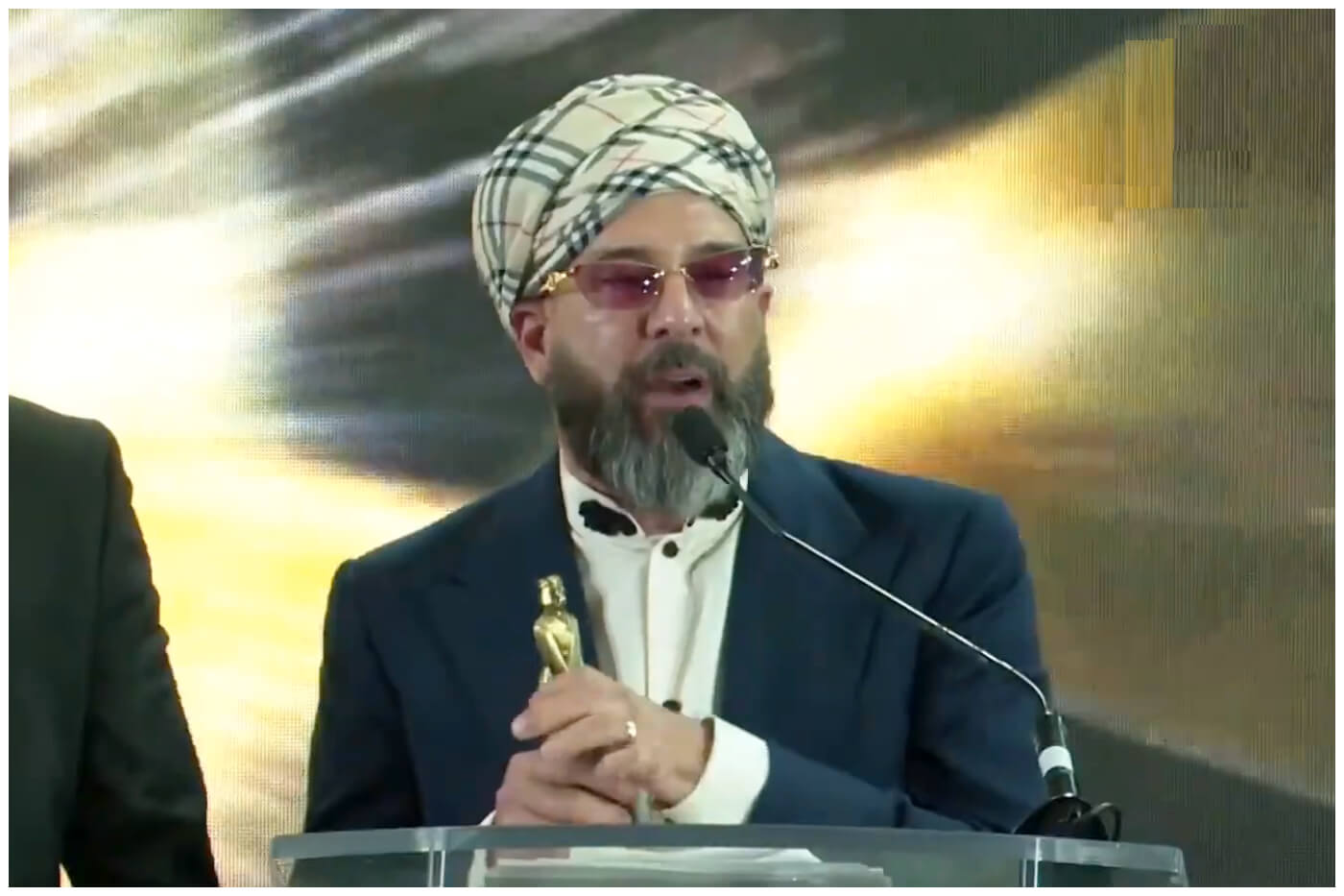 Otaola denuncia los abusos del régimen mediante sus plataformas. (Captura de pantalla © América TV- YouTube)