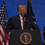 El mandatario Donald J. Trump durante uno de sus discursos. (Captura de pantalla © The White House-YouTube)