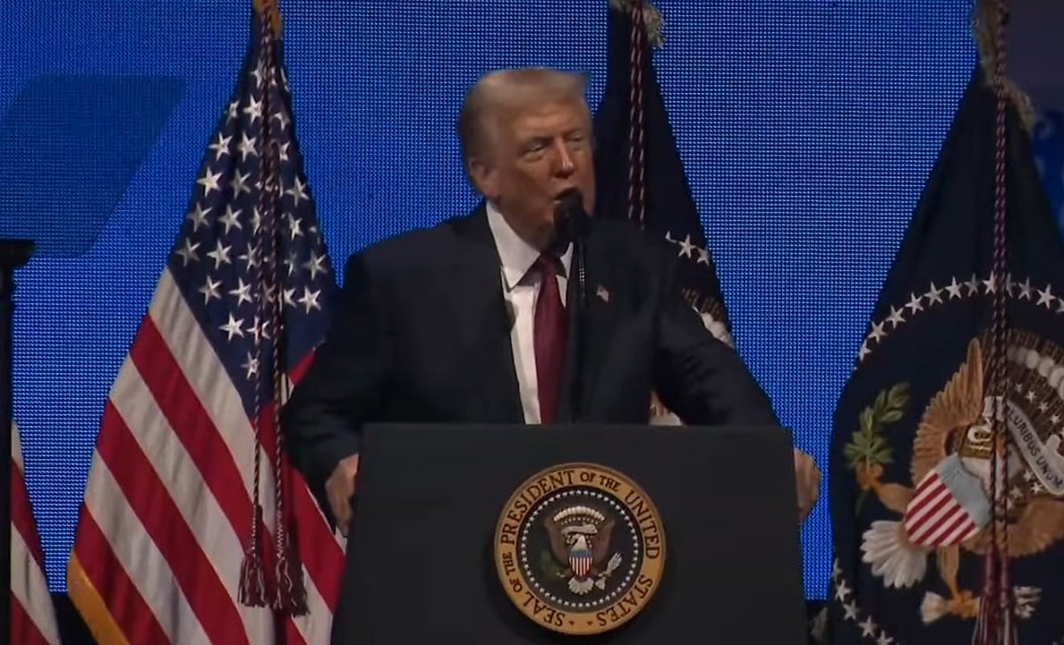 El mandatario Donald J. Trump durante uno de sus discursos. (Captura de pantalla © The White House-YouTube)