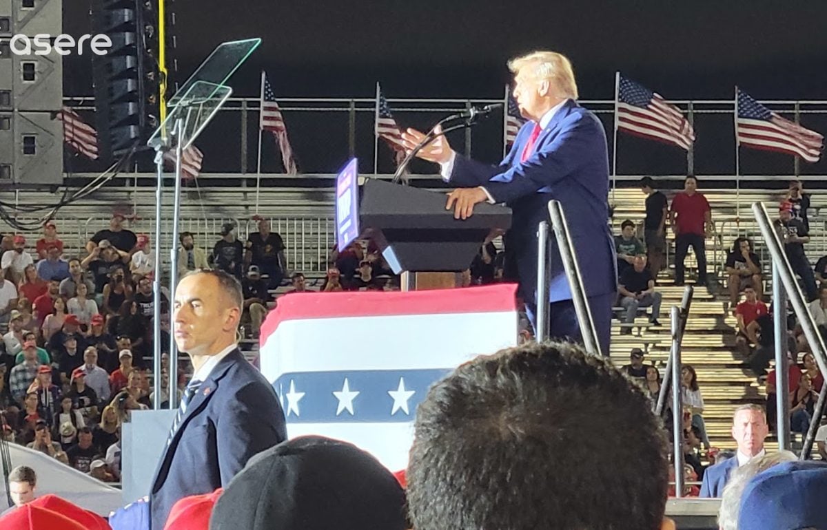 Donald Trump durante un mitin político en Hialeah. (Foto © Asere Noticias)