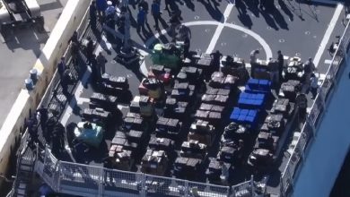 La Guardia Costera realizó el histórico decomiso de 350 millones de dólares de droga en el Pacífico. (Captura de pantalla © WPLG Local 10-YouTube)