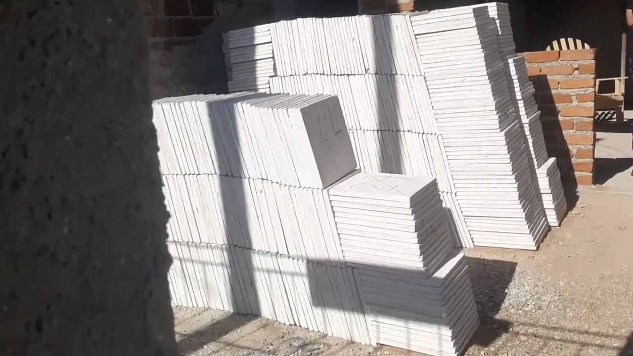 Materiales de construcción en Cuba. (Captura de pantalla © Nathi BLOGS-YouTube)