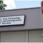 Oficina de Migración en EEUU. Imagen de referencia. (Captura de pantalla © NewsChannel5- USCIS)