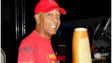 Julio Noroña, fundador de Los Van Van. (Captura de pantalla © Los Van Van- Facebook)