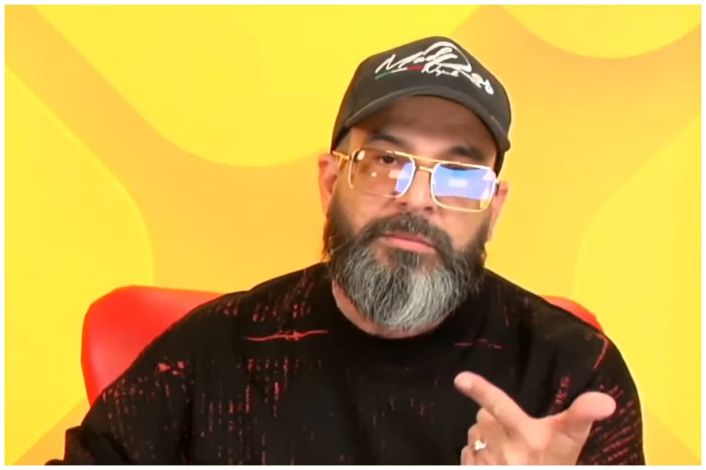 Alexander Otaola, conocido por su postura de denuncia contra el régimen. (Captura de pantalla © Cubanos por el mundo- YouTube)