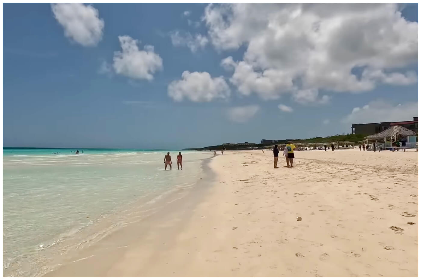 Las playas son el mayor atractivo cubano, con hoteles aún con carencias en comparación de otros destinos. (Captura de pantalla © Finding Fish- YouTube)