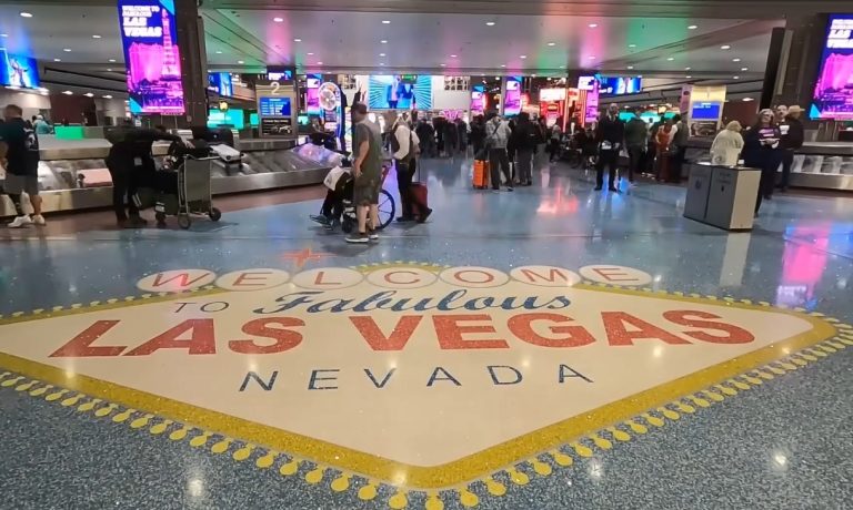 Cubano bajo custodia federal tras altercado en aeropuerto de Las Vegas