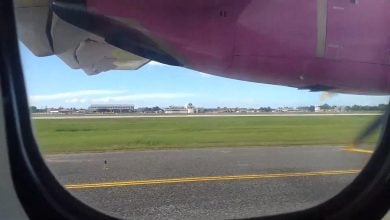 Imagen ilustrativa de un avión saliendo del aeropuerto de Trinidad y Tobago. (Captura de pantalla © Malík Aviation™-YouTube)