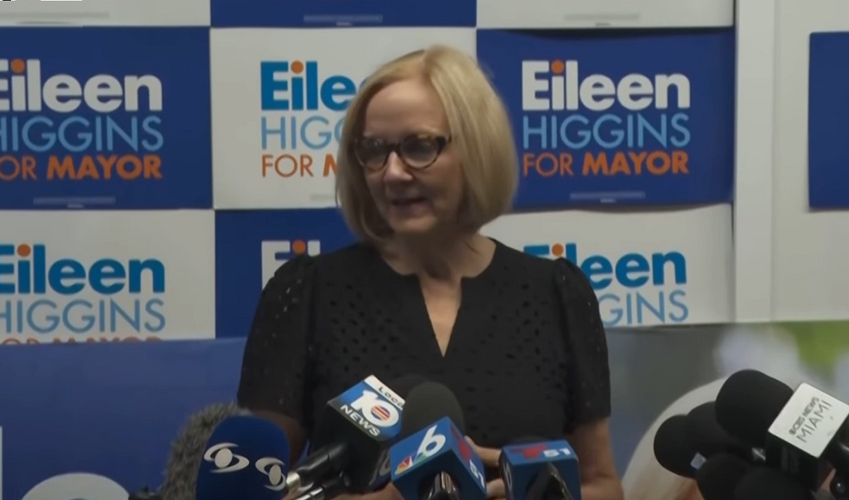 Alcaldesa electa de Miami, Eileen Higgins. (Captura de pantalla © Associated Press-YouTube)