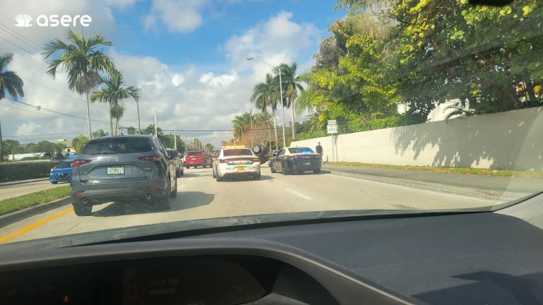 Autoridades aclaran la manera correcta de llevar las placas en Florida: evita las multas