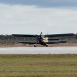 Imagen ilustrativa de una avioneta de ENSA, utilizada en labores agrícolas. (Captura de pantalla © Martí Noticias-YouTube)