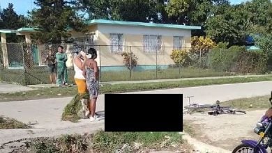 La denuncia señala que el cuerpo permaneció en la calle por varias horas. (Foto © Irma Lidia Broek-Facebook)